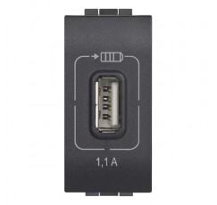 LIVING INTERNACIONAL ENCHUFE CARGA.USB L4285C1